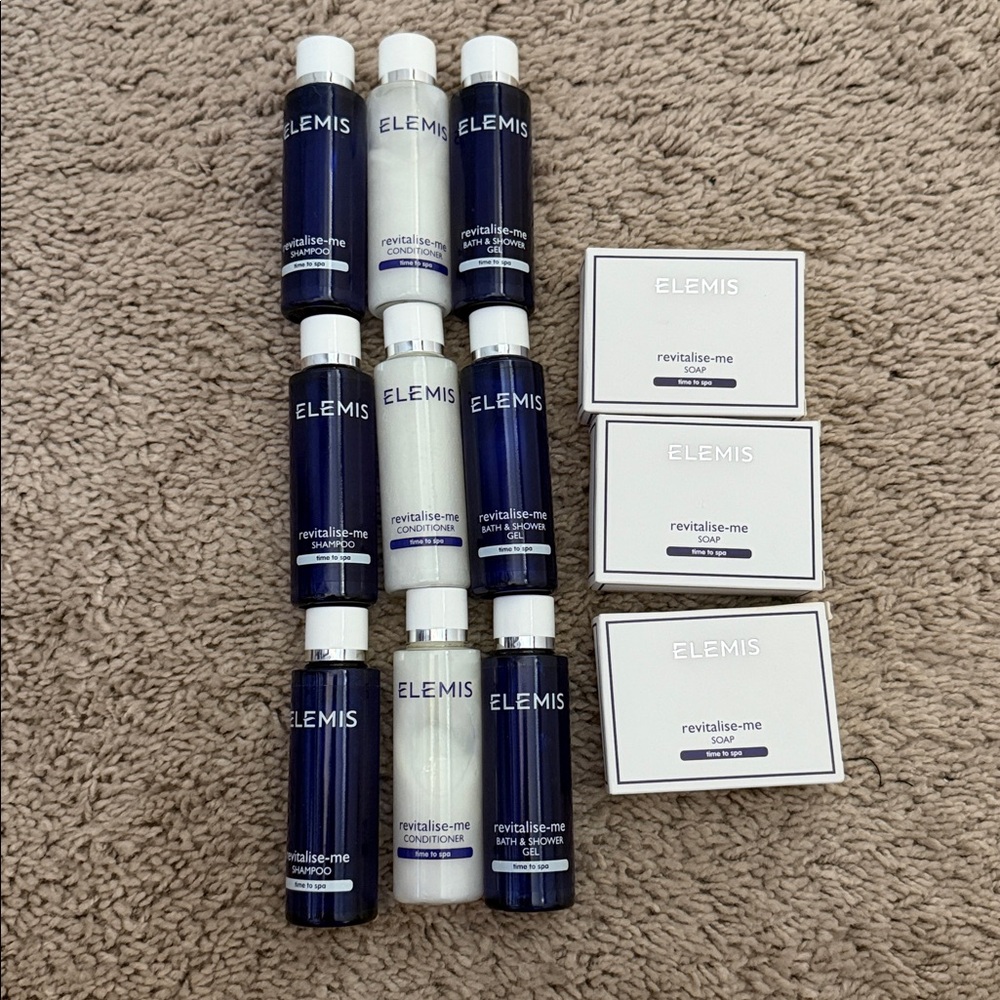 ELEMIS Revitalize-Me Bath & Body Travel Set - Navy & White